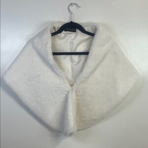 Luxurious Cream Faux Fur Wrap